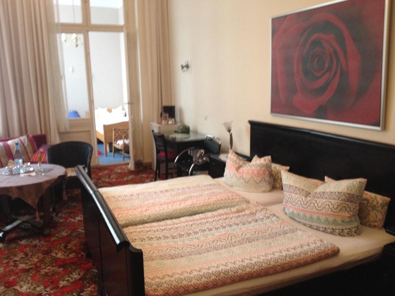 Hotel Pension Columbus Am Kurfurstendamm - Berlin — Fotos 1